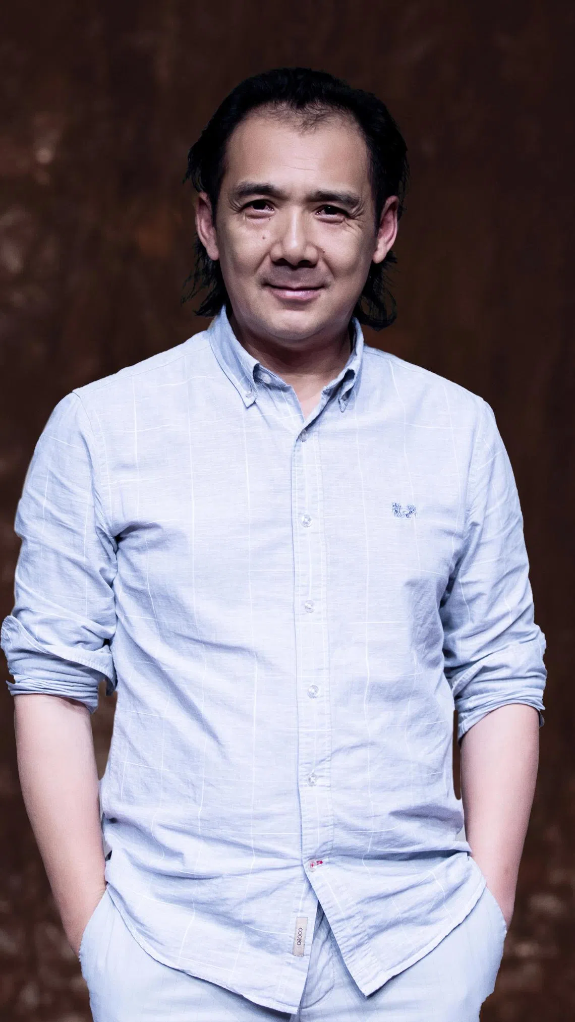 导演钟浩说：“我们不只是在复原一段历史，而是要表现人物在现实矛盾中的精神抉择。”（主办方提供）