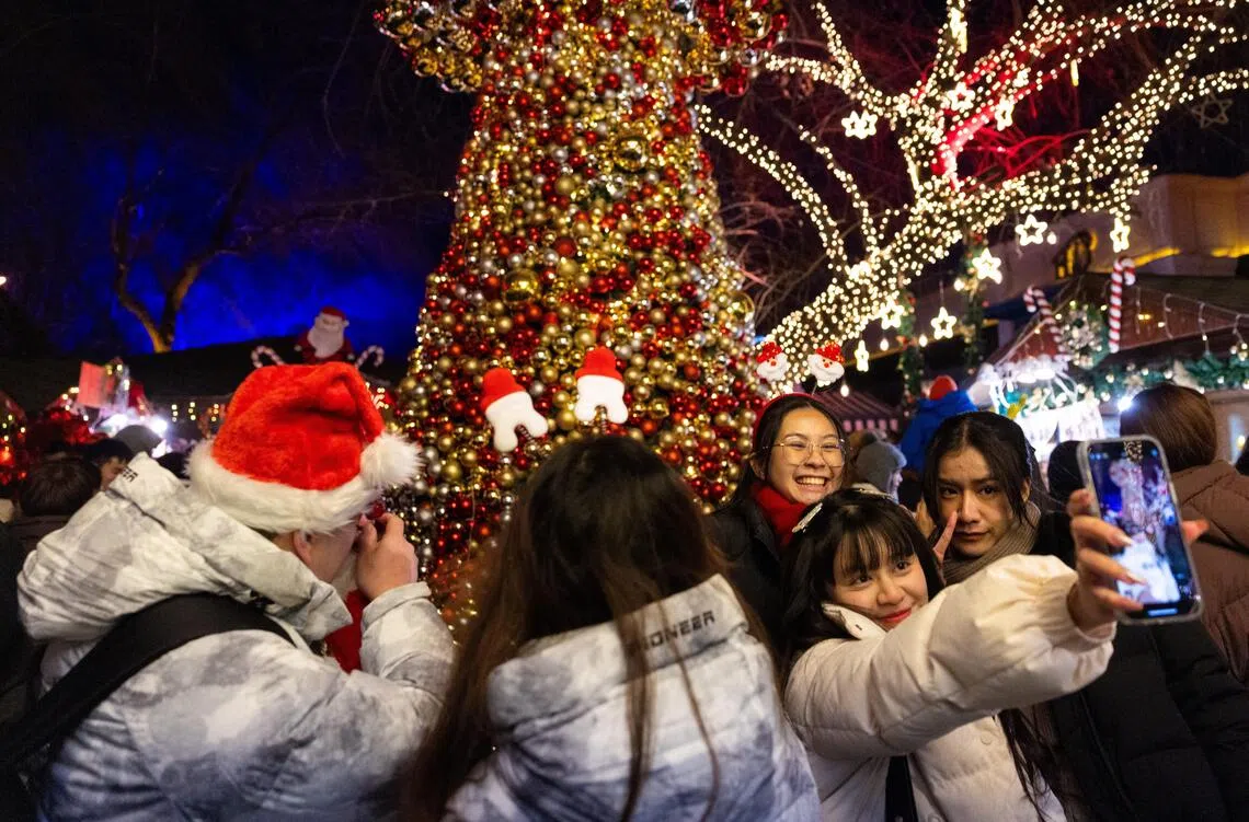 中国校园吁拒过洋节一线城市仍庆祝圣诞| 联合早报