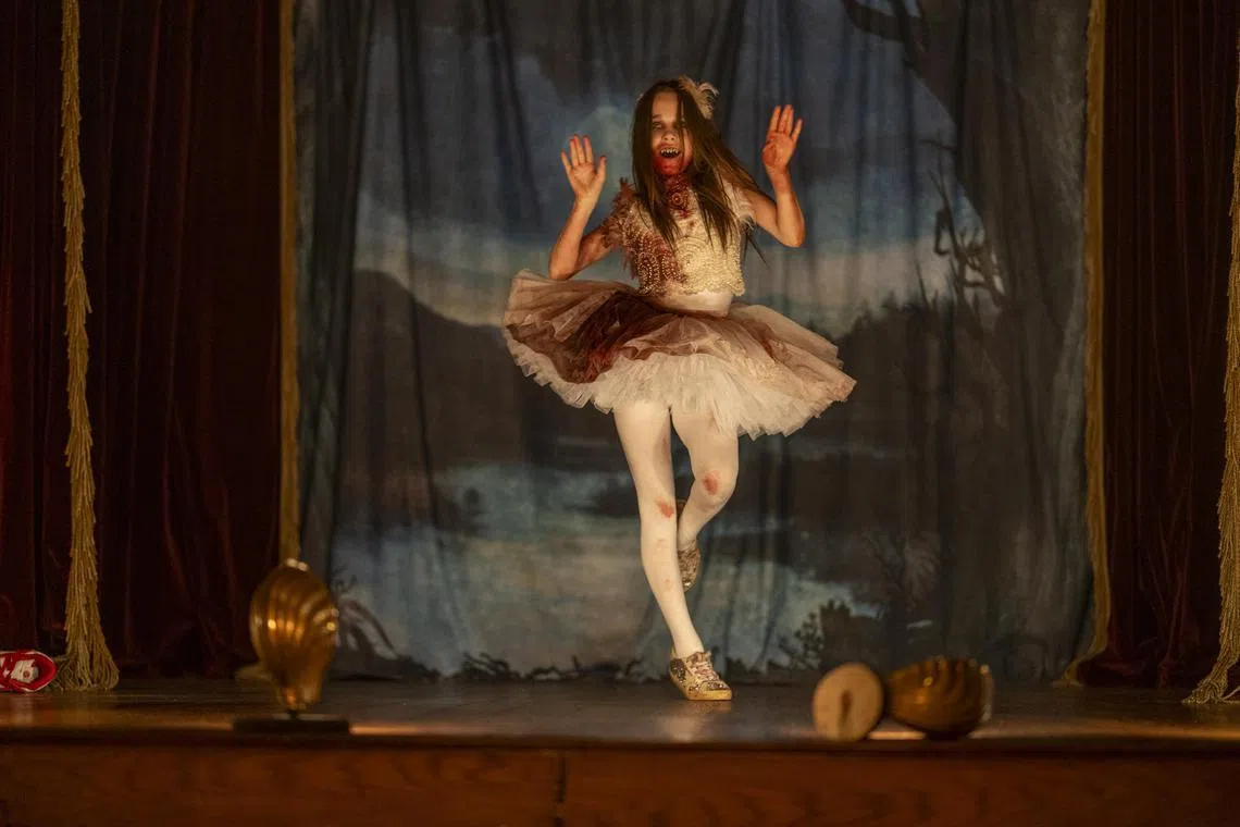 14岁的Alisha Wei在《噬血芭蕾》饰演跳芭蕾舞的千年吸血鬼。（联邦影业提供）