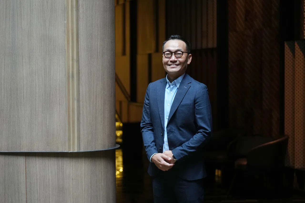 贪污调查局候任调查司司长冯伟杰说，贪污赃款分为非金融和金融资产，后者的市值会随着时间波动，但不论增减都会被扣押，不让嫌犯享有贪污所得。（谢智扬摄）