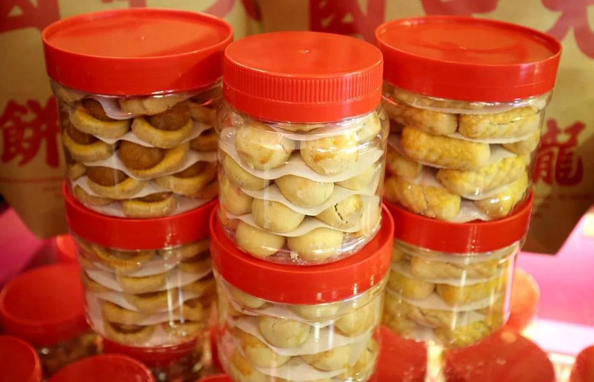 年饼是家家户户都会买来招待访客的点心。（档案照片）