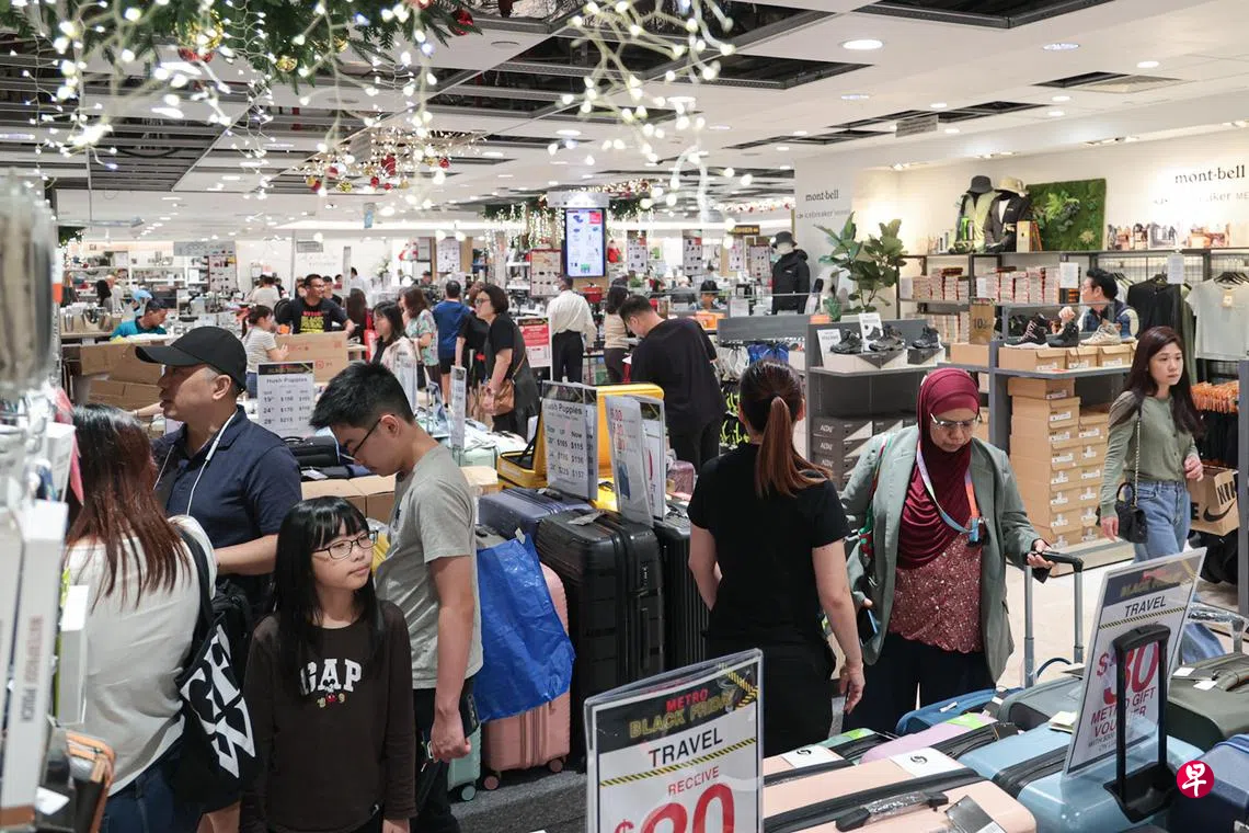 百货公司与商家促销加码“黑色星期五”引爆线下购物潮| 联合早报
