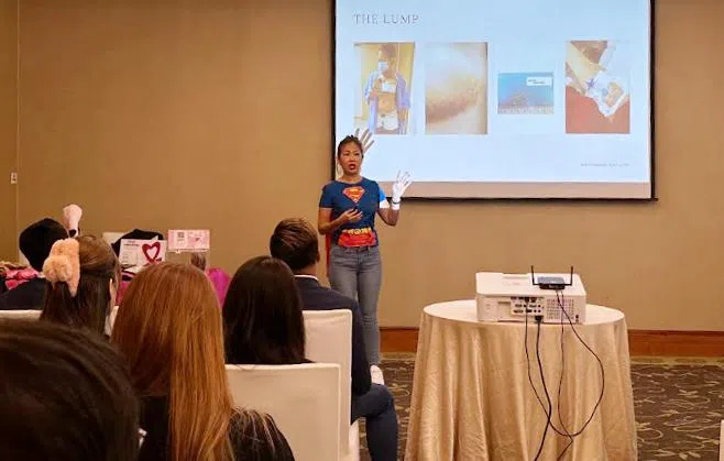 康复后的余云顶积极参与乳癌基金会的活动，分享抗癌经验，提升公众对乳癌的认识。（受访者提供）