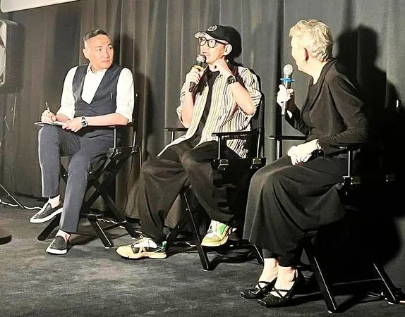 导演张吉安（中）出席《五月雪》映后座谈。（互联网）