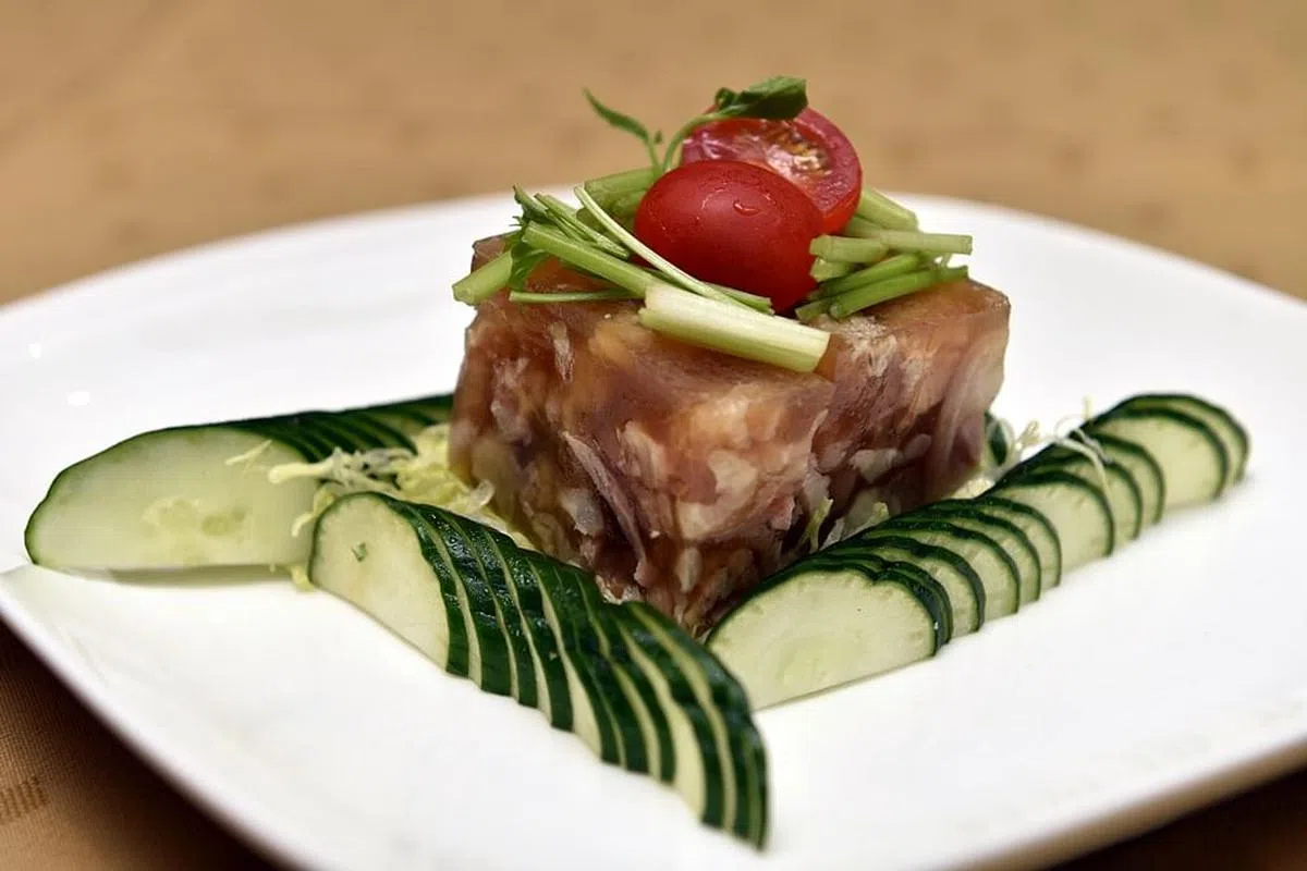 深利美食馆招牌佳肴包括“猪脚冻”。（档案照片）