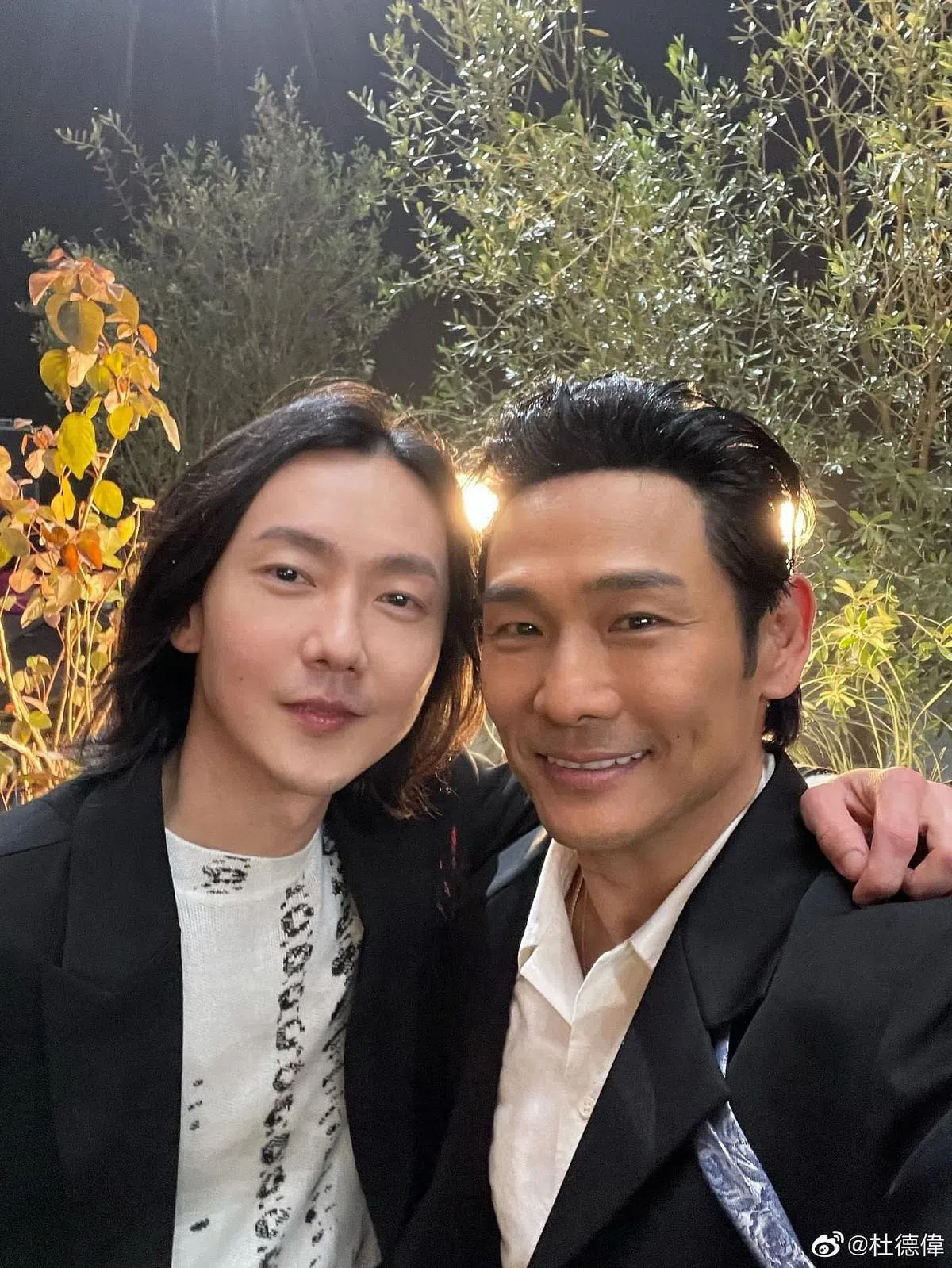 黄义达（左）被淘汰后，杜德伟到他的微博留言，说很欣赏他并期待再合作，让黄义达很感动。（取自黄义达微博）