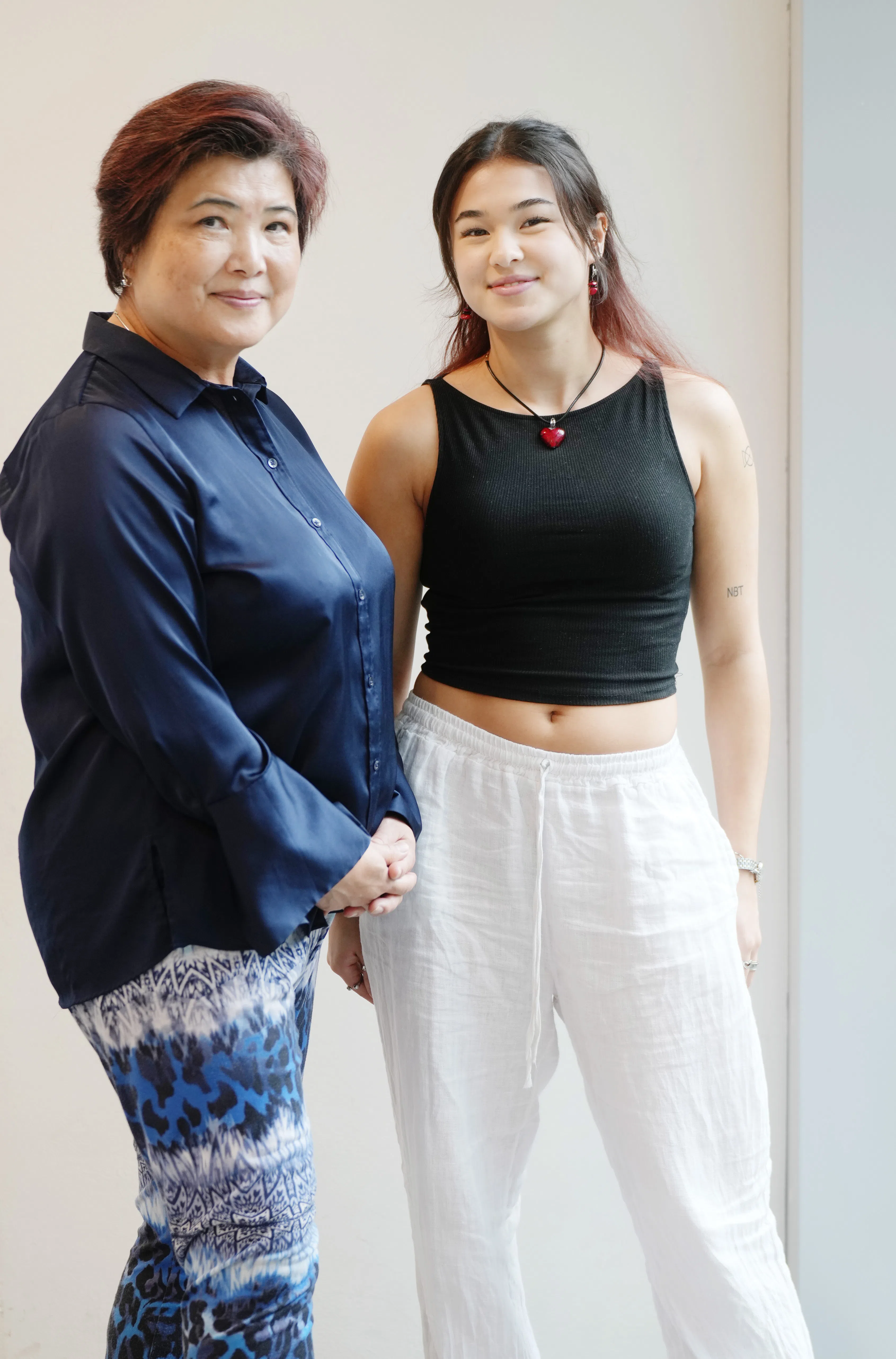 江江（左）的幼女Cherry颜值高，是芭蕾舞高手。（谢智扬摄）