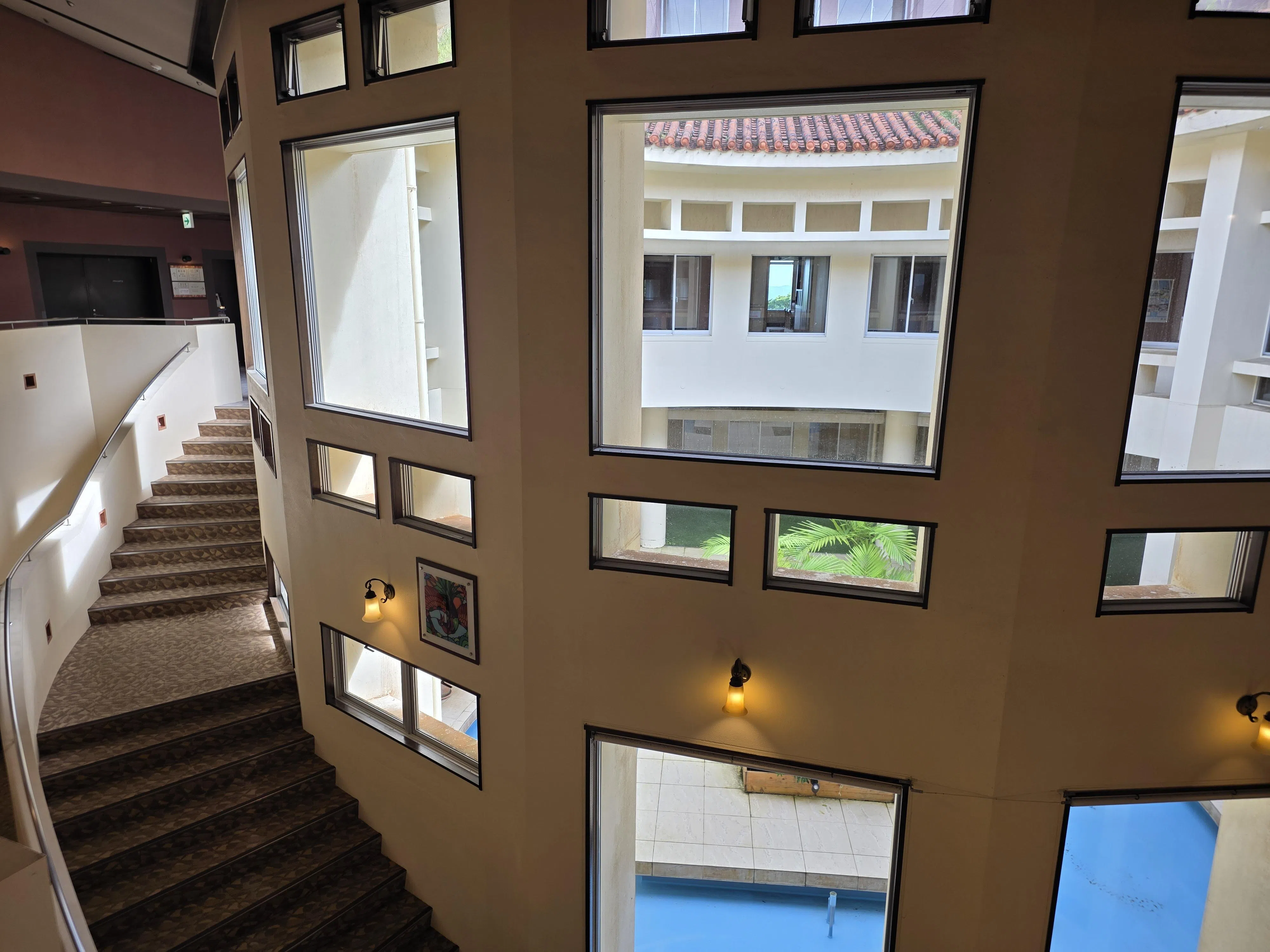 Z Fold7室内拍摄表现出色，在多种光线下具备良好的动态范围，画面细节清晰。（黄少伟摄）