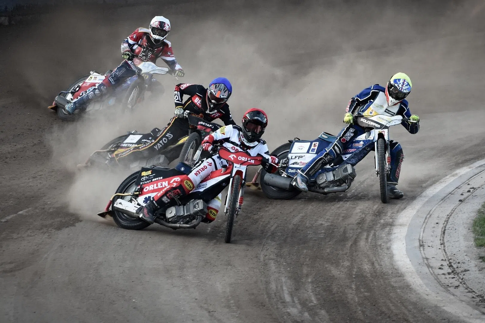 动作专题组PSA表扬奖：小骑士们／Tomasz Okoniewski（波兰）（新加坡摄影学会提供）