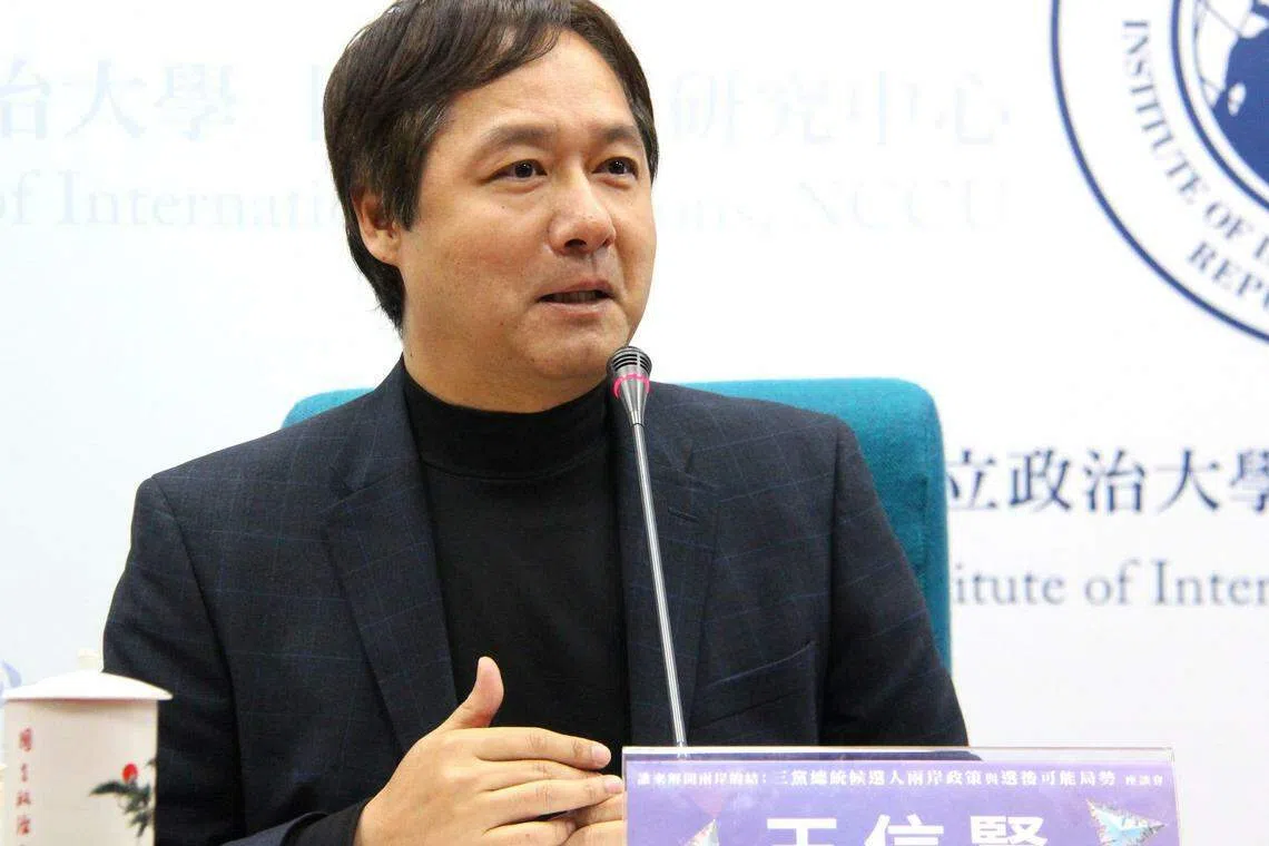 台湾政治大学东亚研究所特聘教授王信贤（图）12月26日分析，从北京的角度来看，赖清德当选代表民进党将长期执政，届时值得注意的是，大陆是否将另外开启法理斗争的可能，“明年（2024年）两会变得非常重要”。（台湾政治大学国际关系研究中心提供）