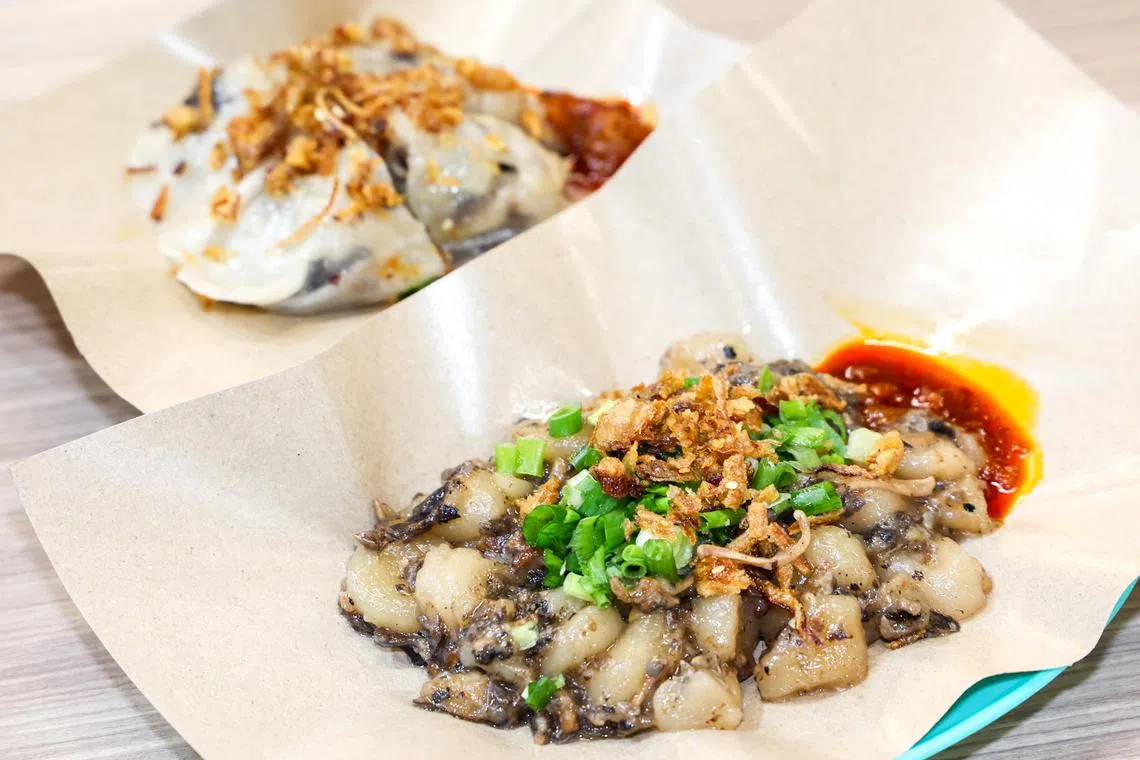 新加坡卖算盘子的摊贩不多，美珍客家美食是其中一家。（陈斌勤摄）