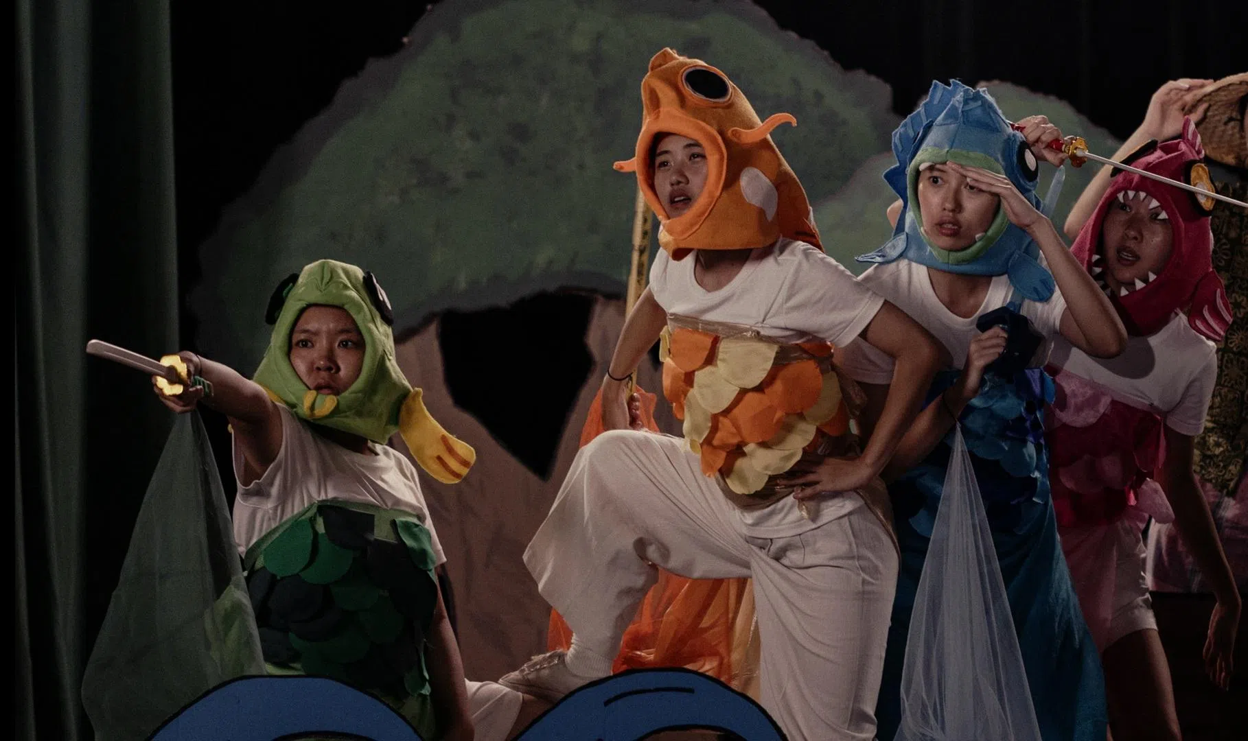 四位主要演员在片中演技自然生动，让观众回想起学生时期的日子。（Akanga Film Asia提供）