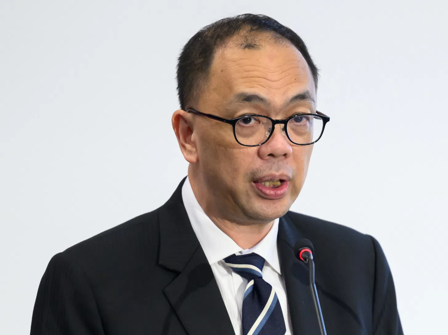 “人们希望程序更简单、更快捷，以节省时间和资源……科技有望满足这些需求。”——负责转型和创新的艾迪阿都拉法官