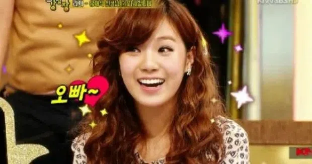 朴修映曾凭借可爱俏丽的外表虏获不少粉丝的心。（视频截图）