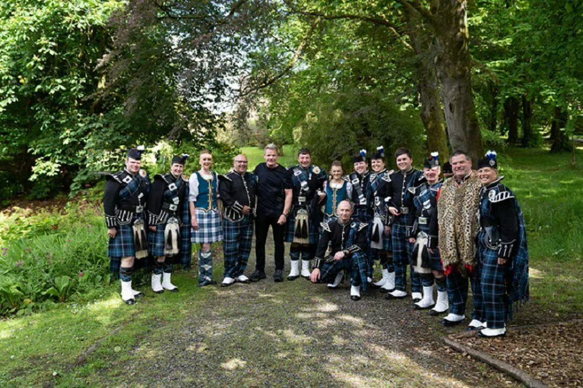 《戈登拉姆齐明日厨神 第2季》的竞技战场也拉队到苏格兰艾尔郡的城堡。（星和娱乐提供）