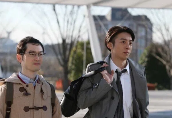 中村靖日（左）演过多部戏剧配角，是日剧迷和日片观众熟悉的演员。（互联网）