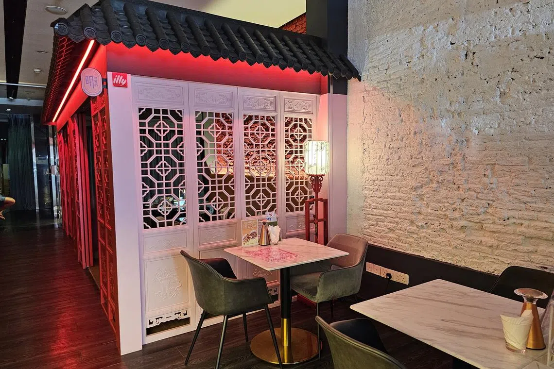 The Artisan Cafe的中国风小亭设计可作为私人餐区。（黄亿敏摄）