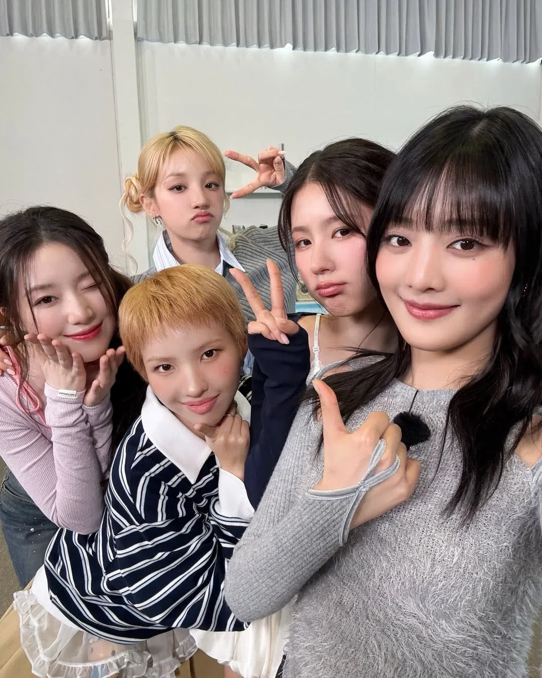 Minnie（右一）所属的(G)I-DLE今年5月回归乐坛，同时宣布组合将改名为“i-dle”。（取自i-dle IG）