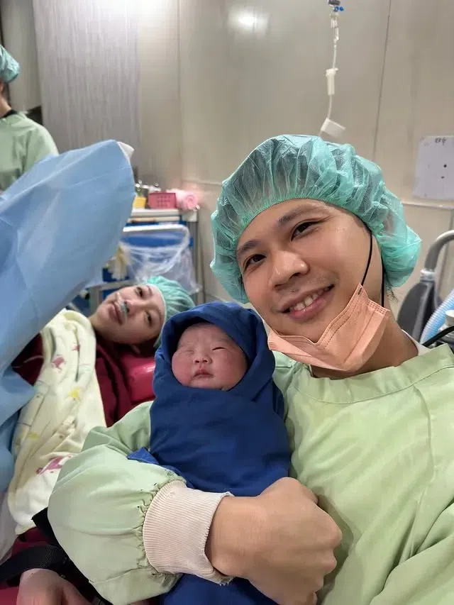 玉兔（左）和老公开心迎接二宝。（取自玉兔Instagram）