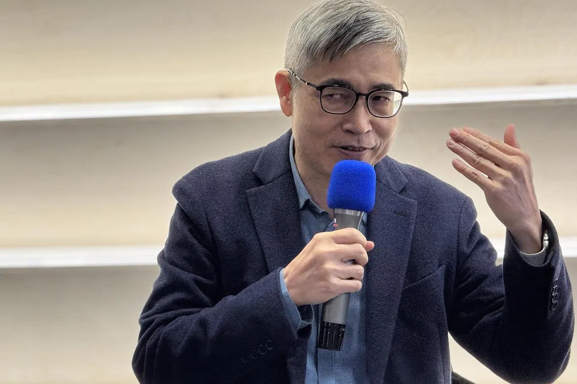 台湾中央研究院社会学研究所研究员吴介民分析，特朗普政府将会加大北京在科技战的紧迫感，而以DeepSeek为起点的中国AI应用发展，关键在于能否巩固在一带一路合作国家与全球南方国家的市场。（缪宗翰摄）