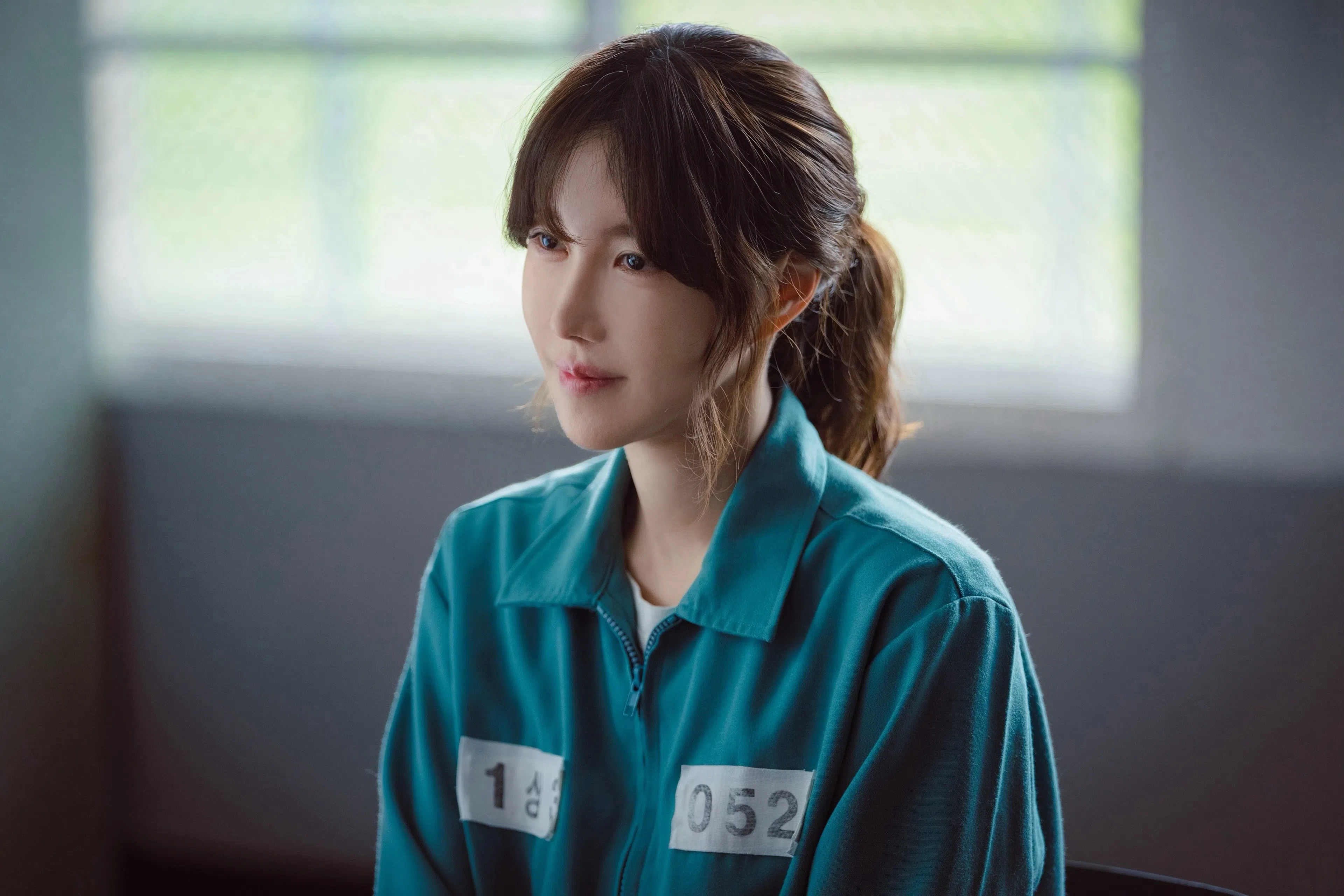 李智雅在《绝佳的解决士》饰演豪门弃妇，遭财阀前夫陷害入狱后，决心向夫家复仇。（Viu提供）