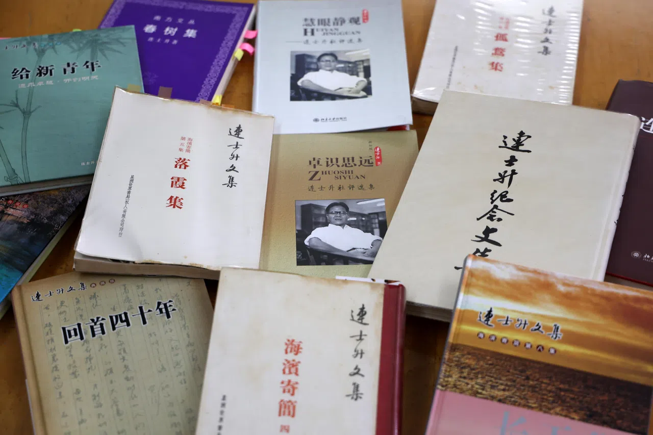 连士升一生笔耕不辍，后人将其社论、文集整理成册出版，继续为当今社会带来启示。（梁麒麟摄）