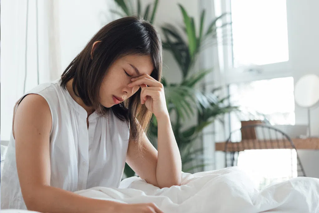 哈欠连连、嘴馋、情绪低落？这可能是偏头痛前兆