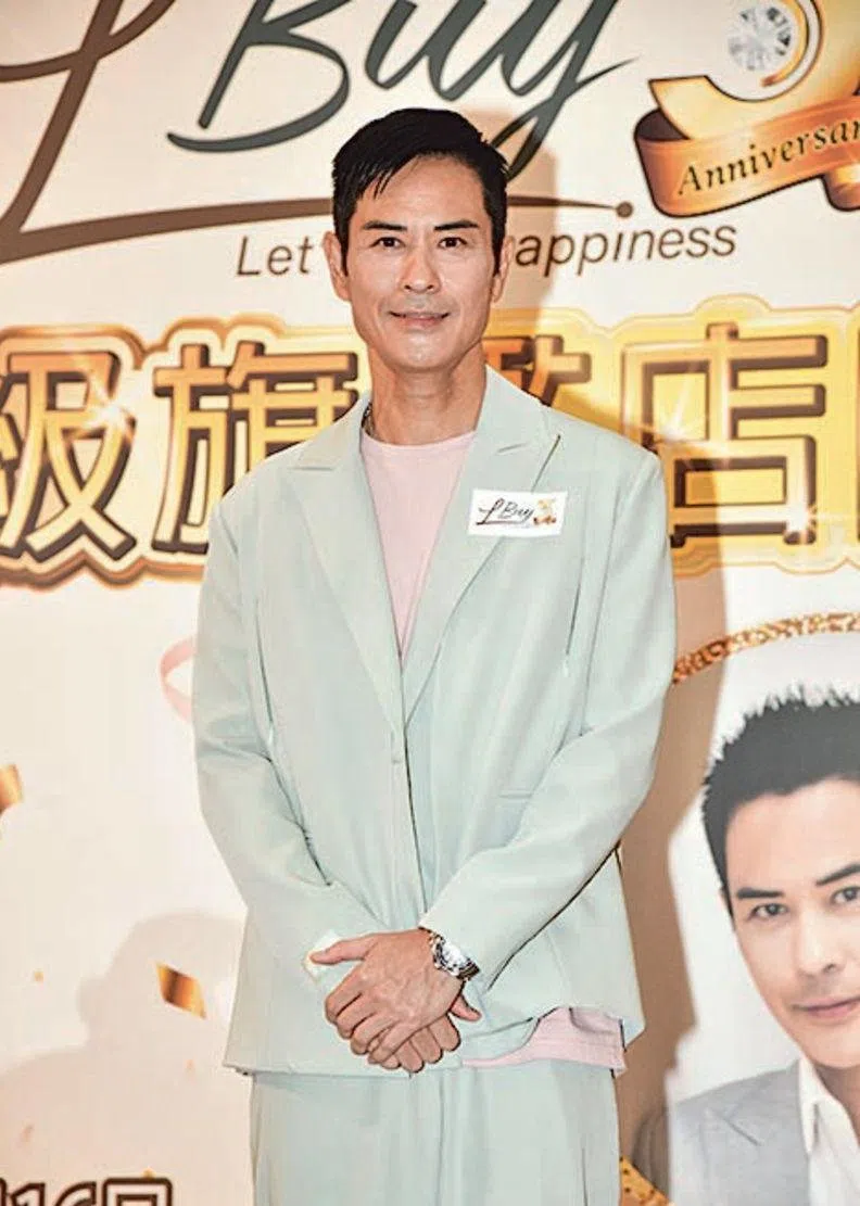 郑嘉颖承认在《披荆斩棘3》首轮已被淘汰。