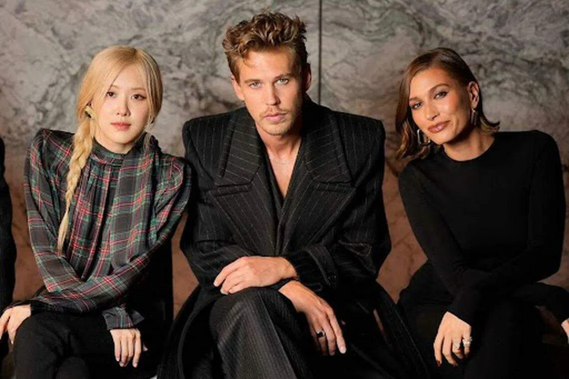 Rosé（左起）、Hailey Bieber和Austin Butler同框，引起关注。（互联网）