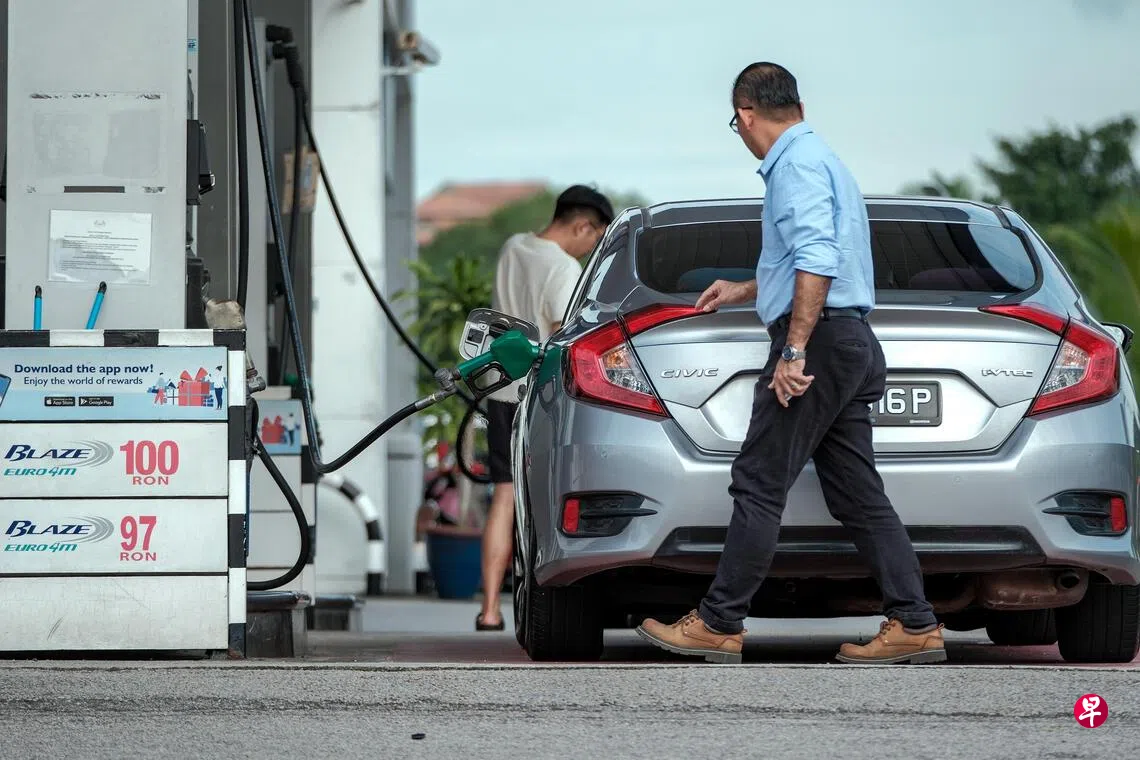 持新加坡驾照马国公民明日起可申请添购RON95 | 联合早报