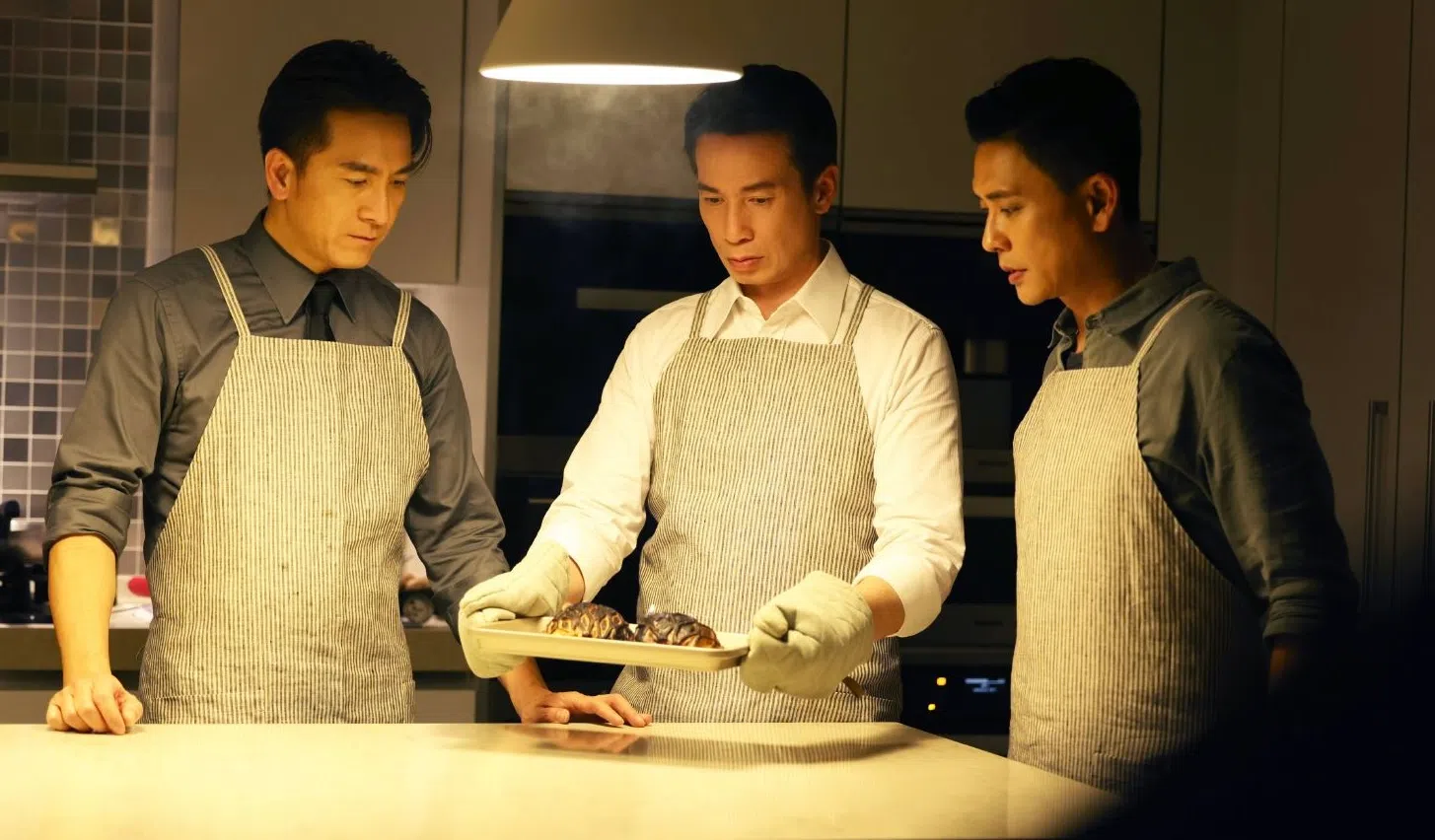 剧中马国明（左起）、陈豪和黄宗泽除了一起查案，还一起下厨。（互联网）