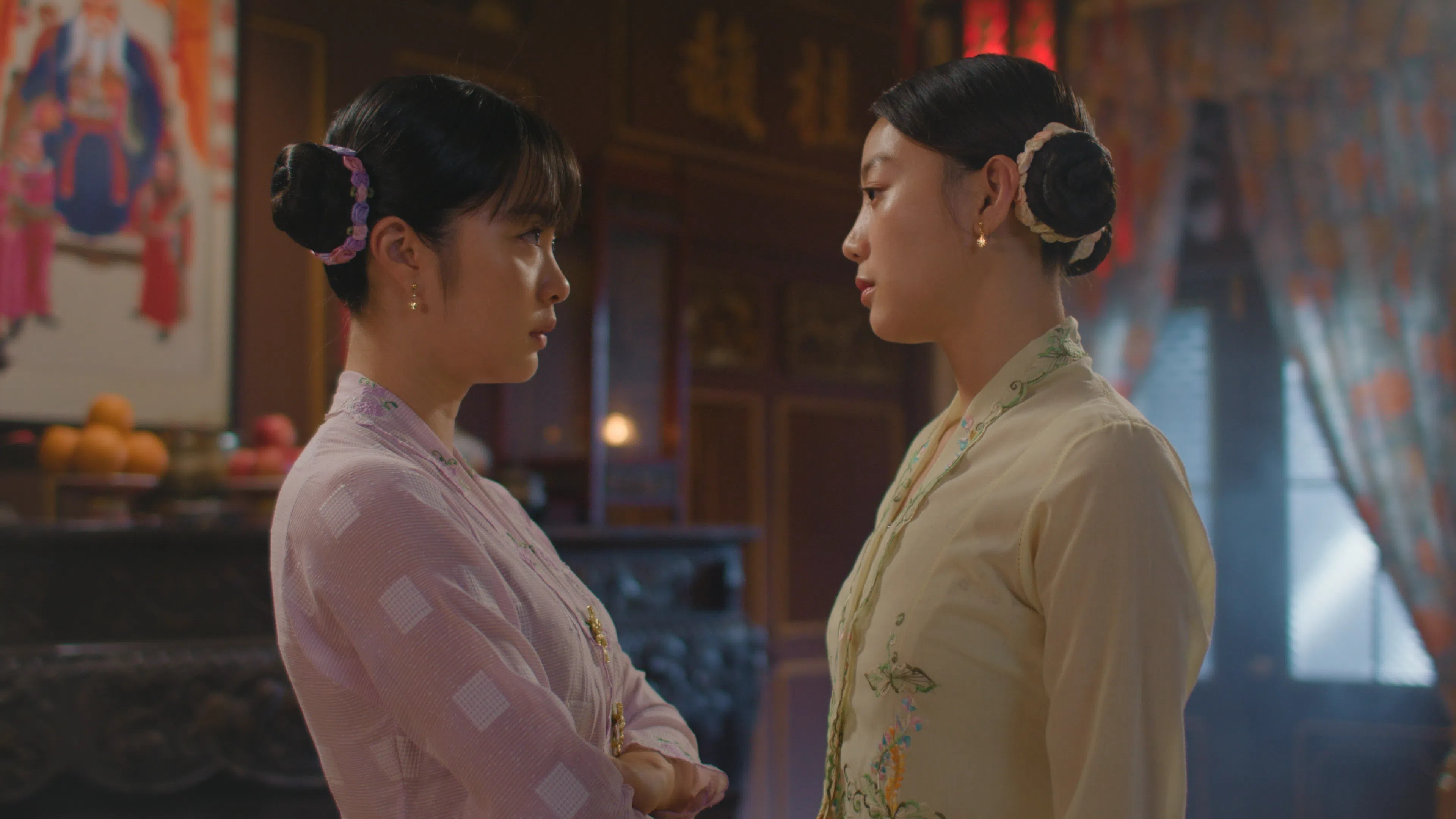 黄暄婷（左）和刘怡伶上演敌对关系。（新传媒提供）
