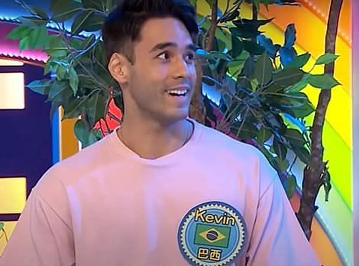 巴西人Kevin在偏乡当义工时，曾有背部重甸甸的奇遇。（互联网）