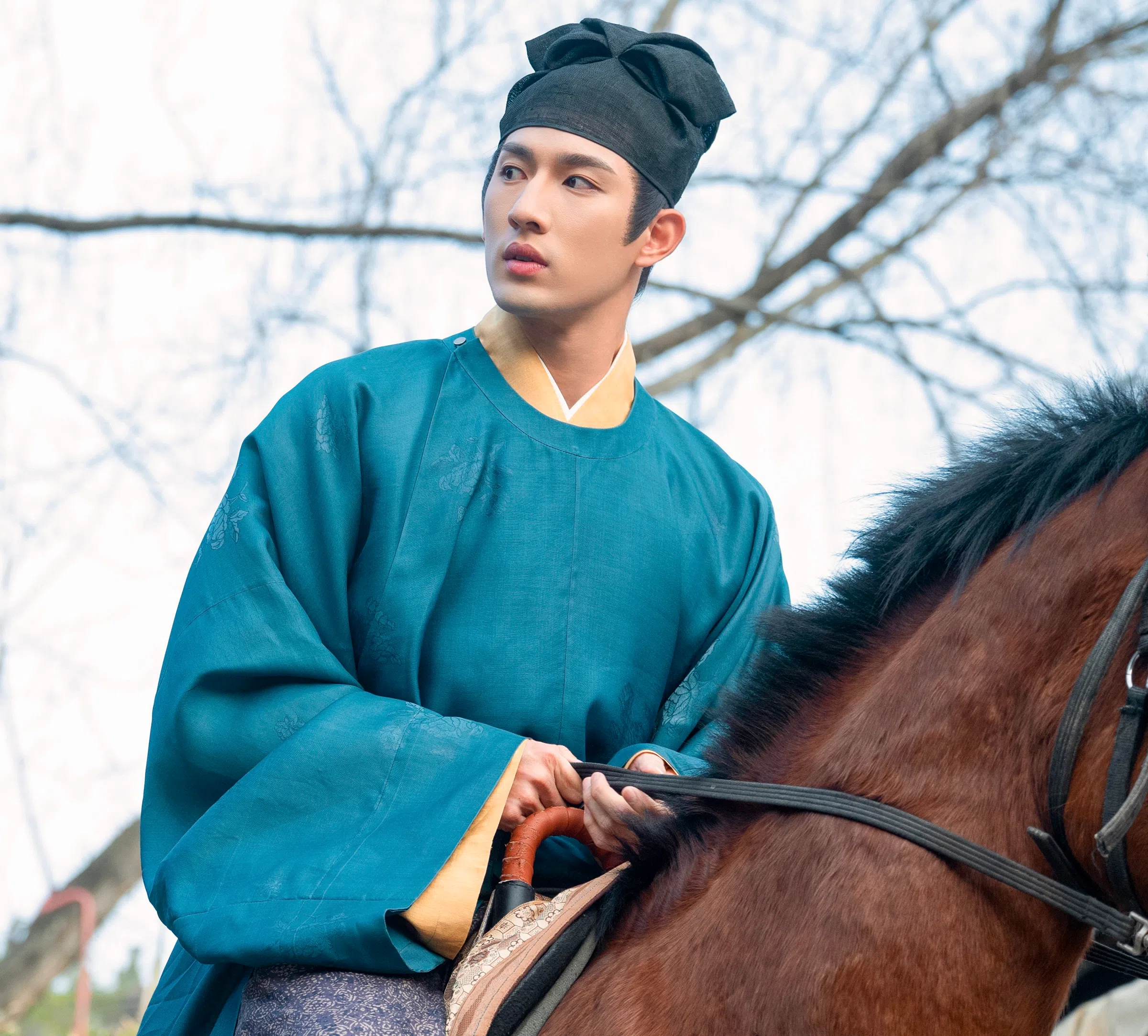 正在热播的《五福临门》是孙政参演的第一部中国剧，他饰演满肚子坏水的富家子弟严子美。（取自艺人微博）