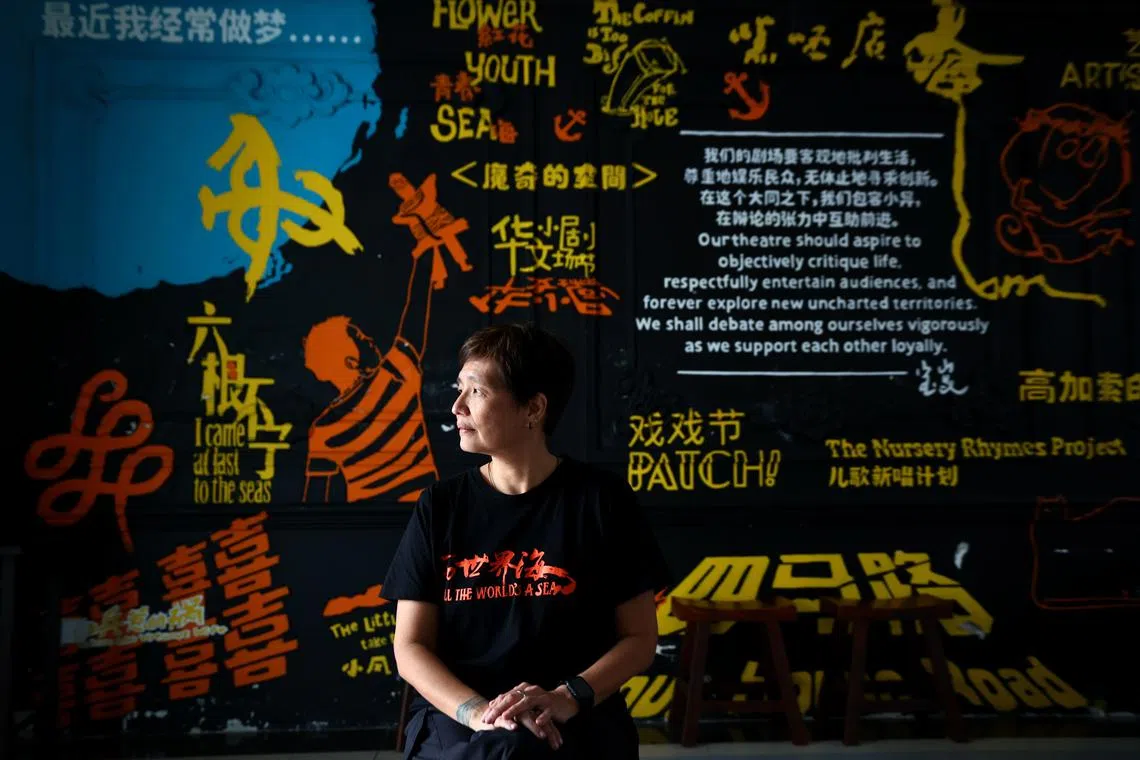 实践剧场艺术总监郭践红说，面对空间、这条街，或周围的人，剧场都抱着建造社群的心态。（龙国雄摄）