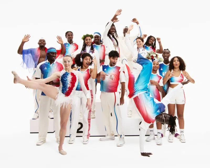 法国队运动衣，用渐变色带出清新与活力。（互联网）