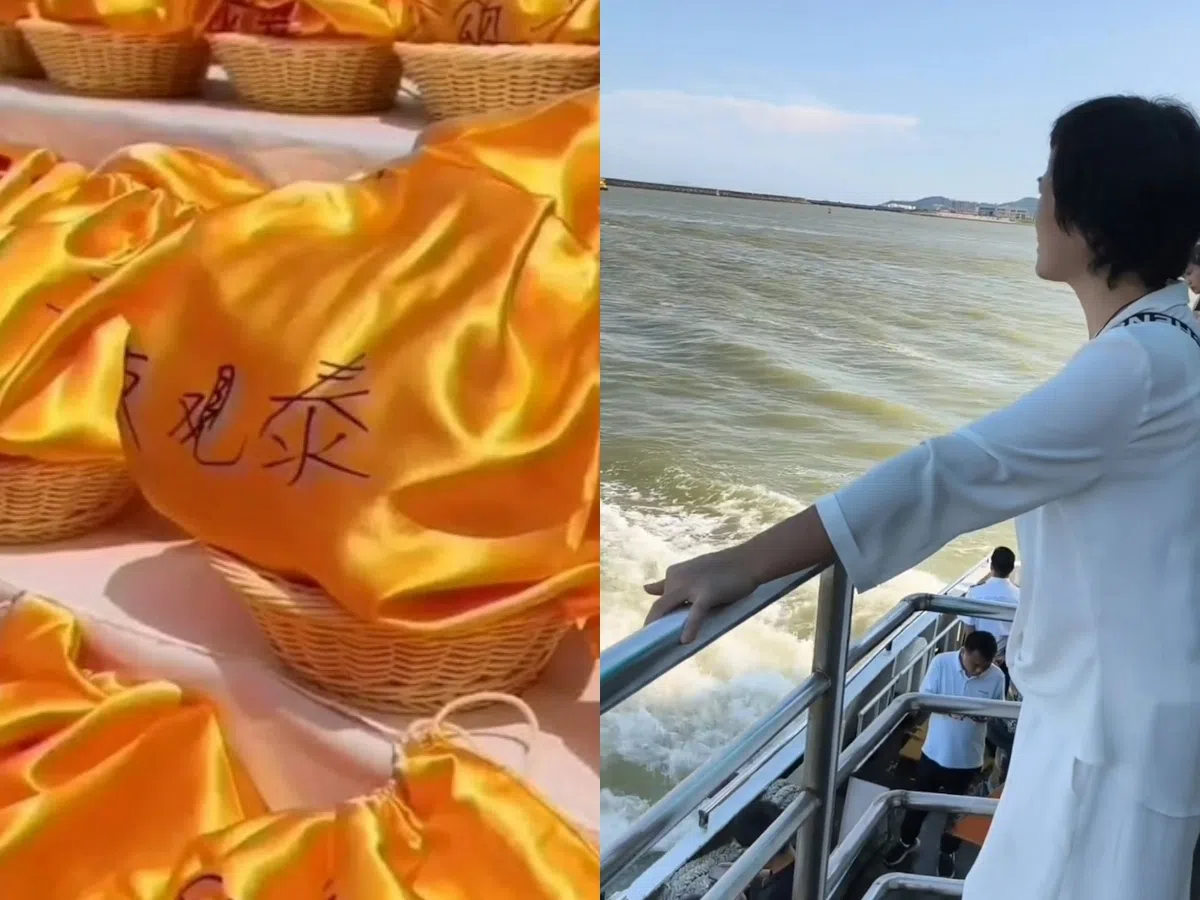 汤利萍神色哀伤痛别爱夫，亲手将骨灰（左图）撒入大海。（互联网）