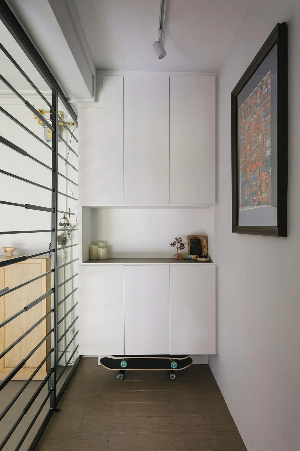 地砖从玄关到浴室都有不同的板面和色泽，看起来更自然。