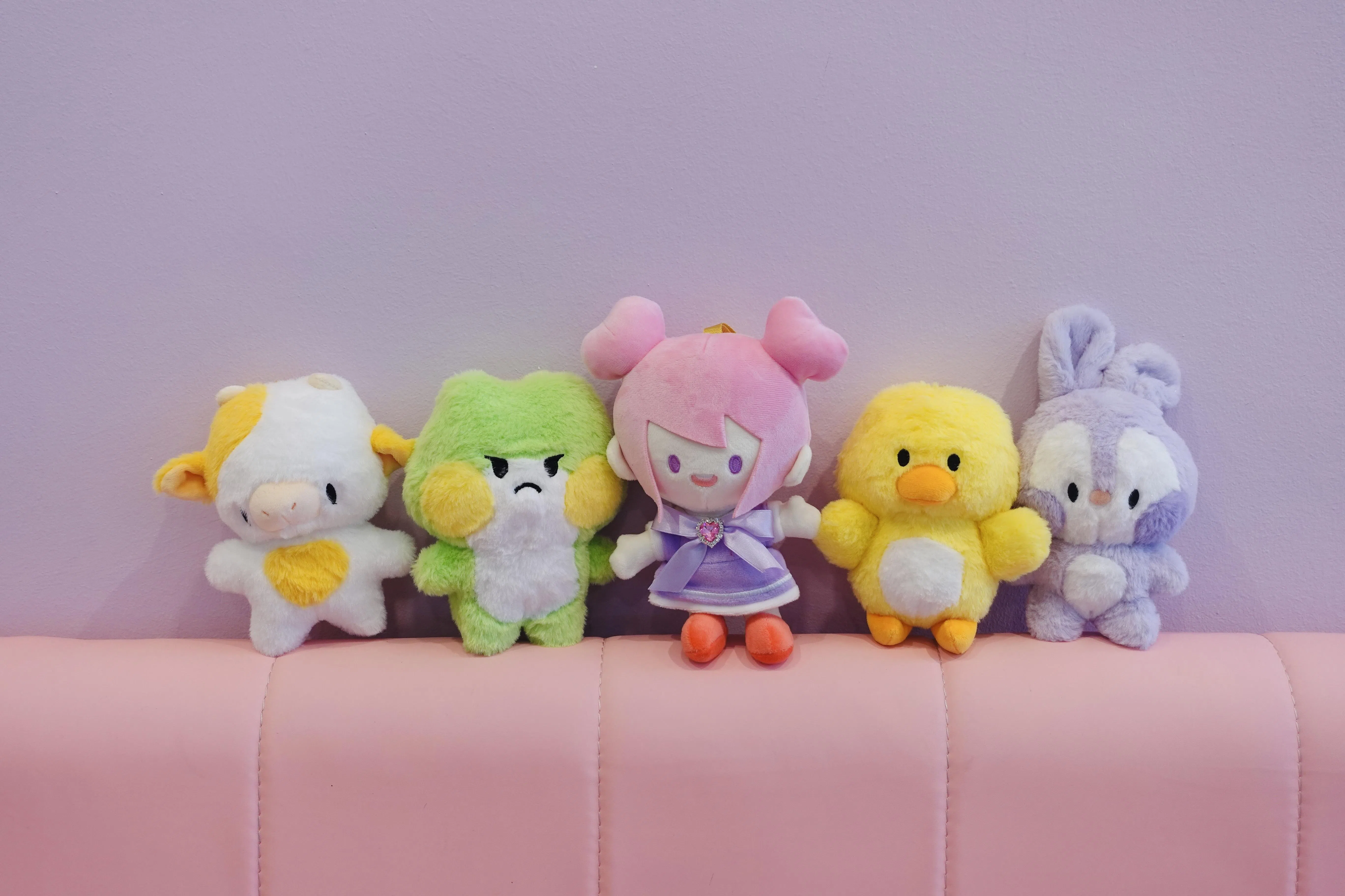 Nana & Friends目前推出的五款绒毛玩具，以“开盲盒”形式送给食客。（餐馆提供）