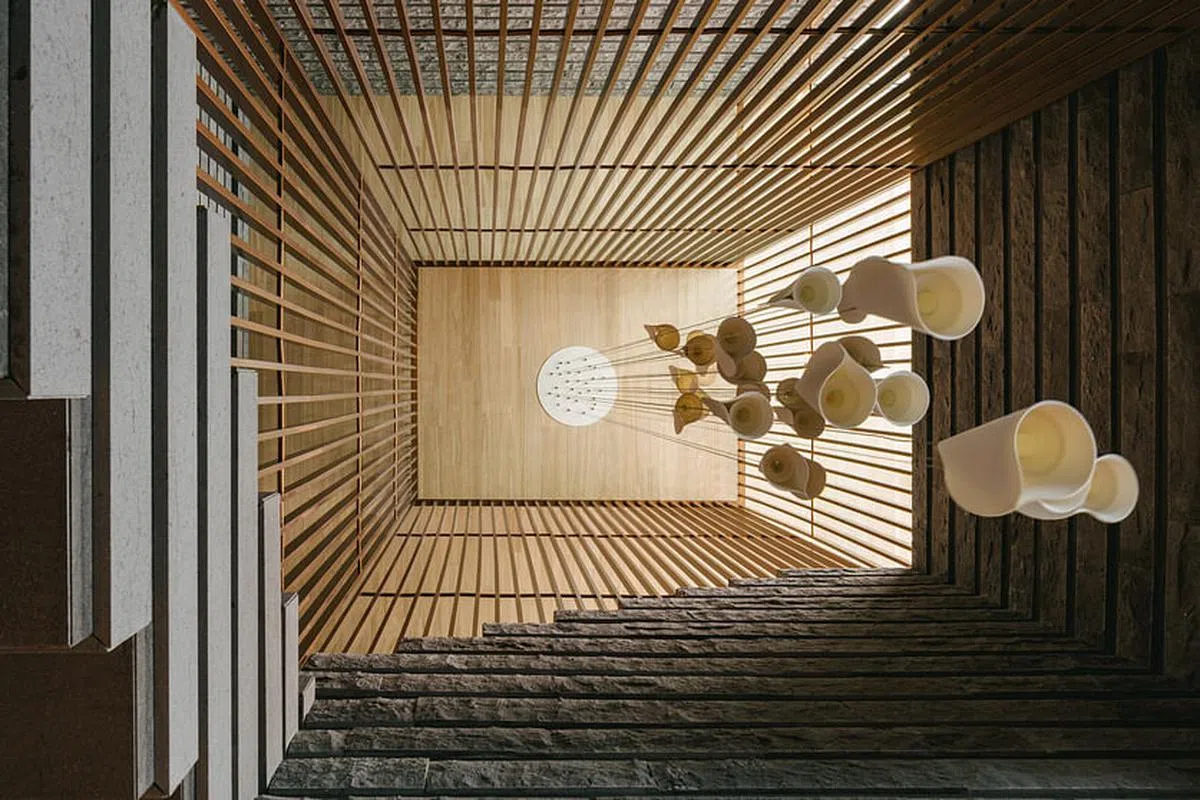 独特角度一览奢华客厅。（白继文摄）