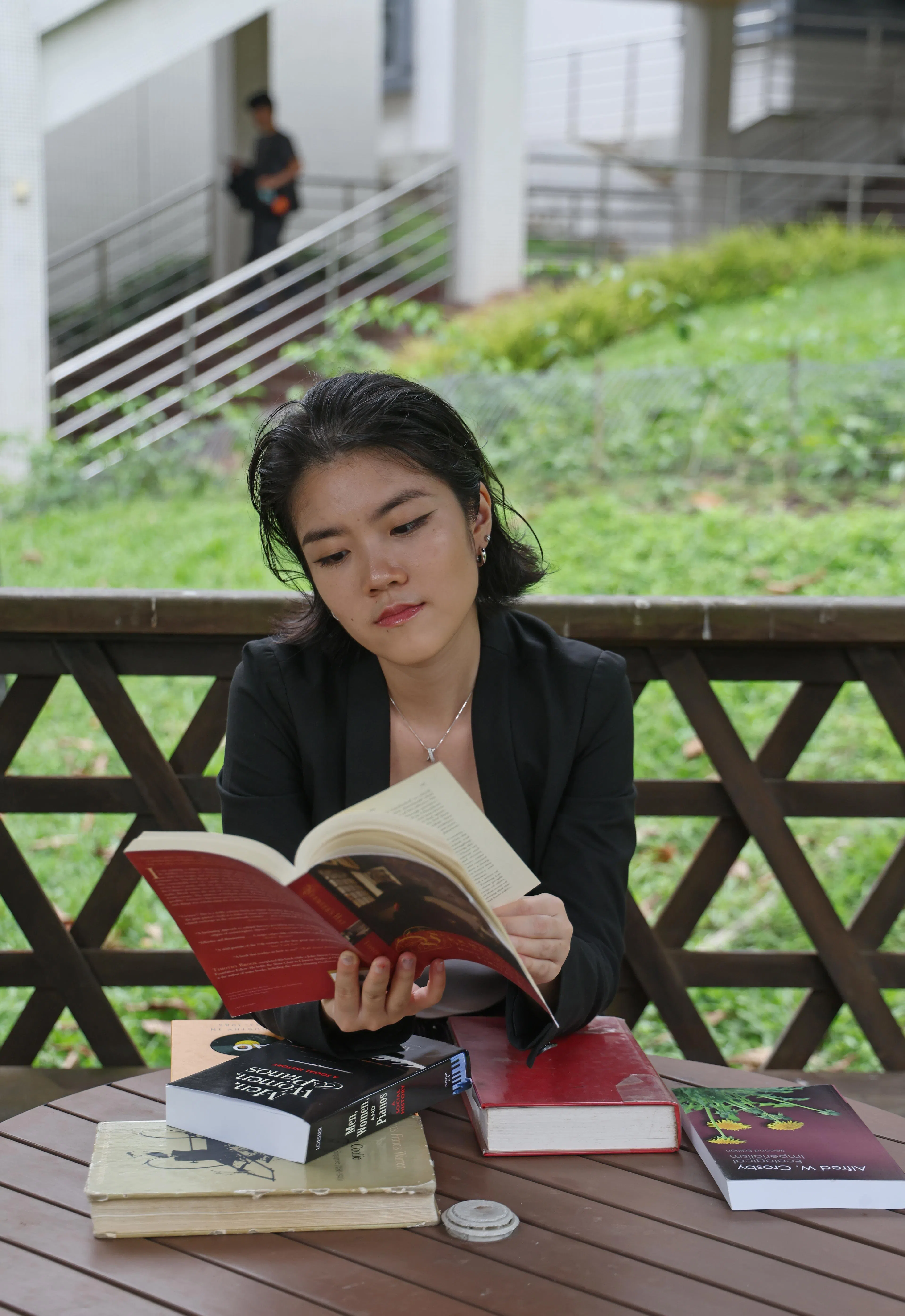 林香凝的研究受到社会史、微观史、“物的社会生命”等多种研究路径的启发。（唐家鸿摄）