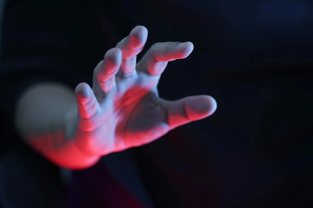 乩童借武术课性侵14岁少女 罪成判监九年四个月