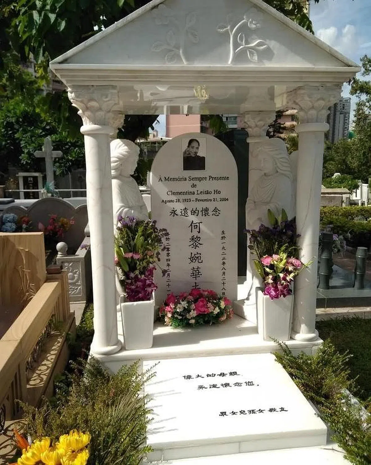 黎婉华的坟墓。（互联网）