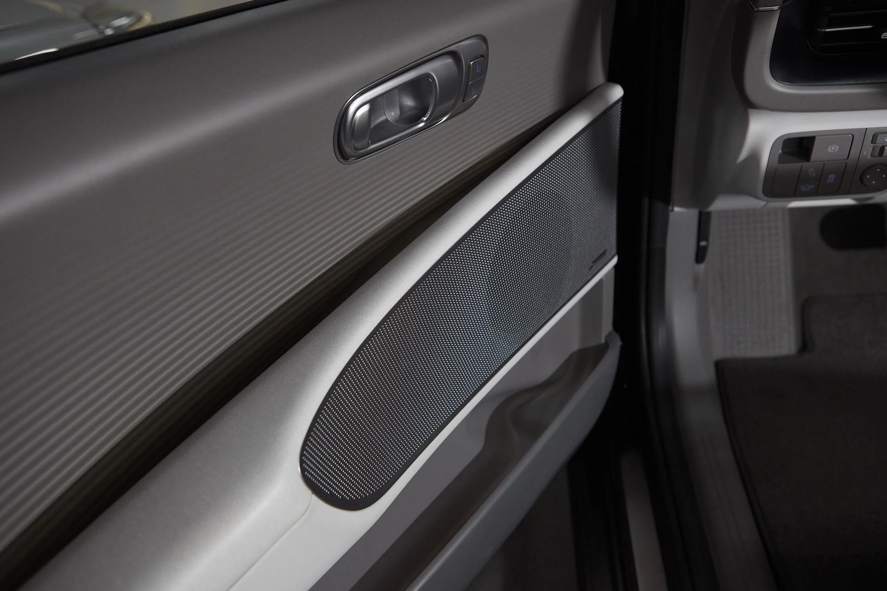 车子使用Bose高级音响系统。（车商提供）