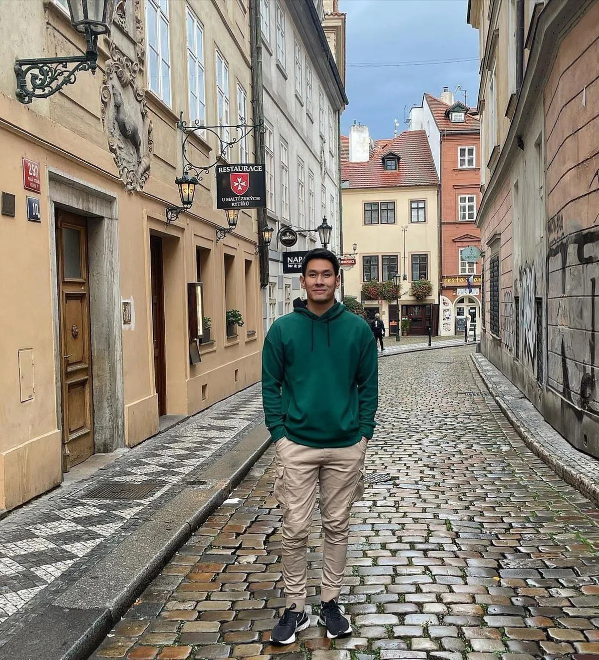 Om在1月28日生日当天上传照片到社媒。（取自艺人IG）