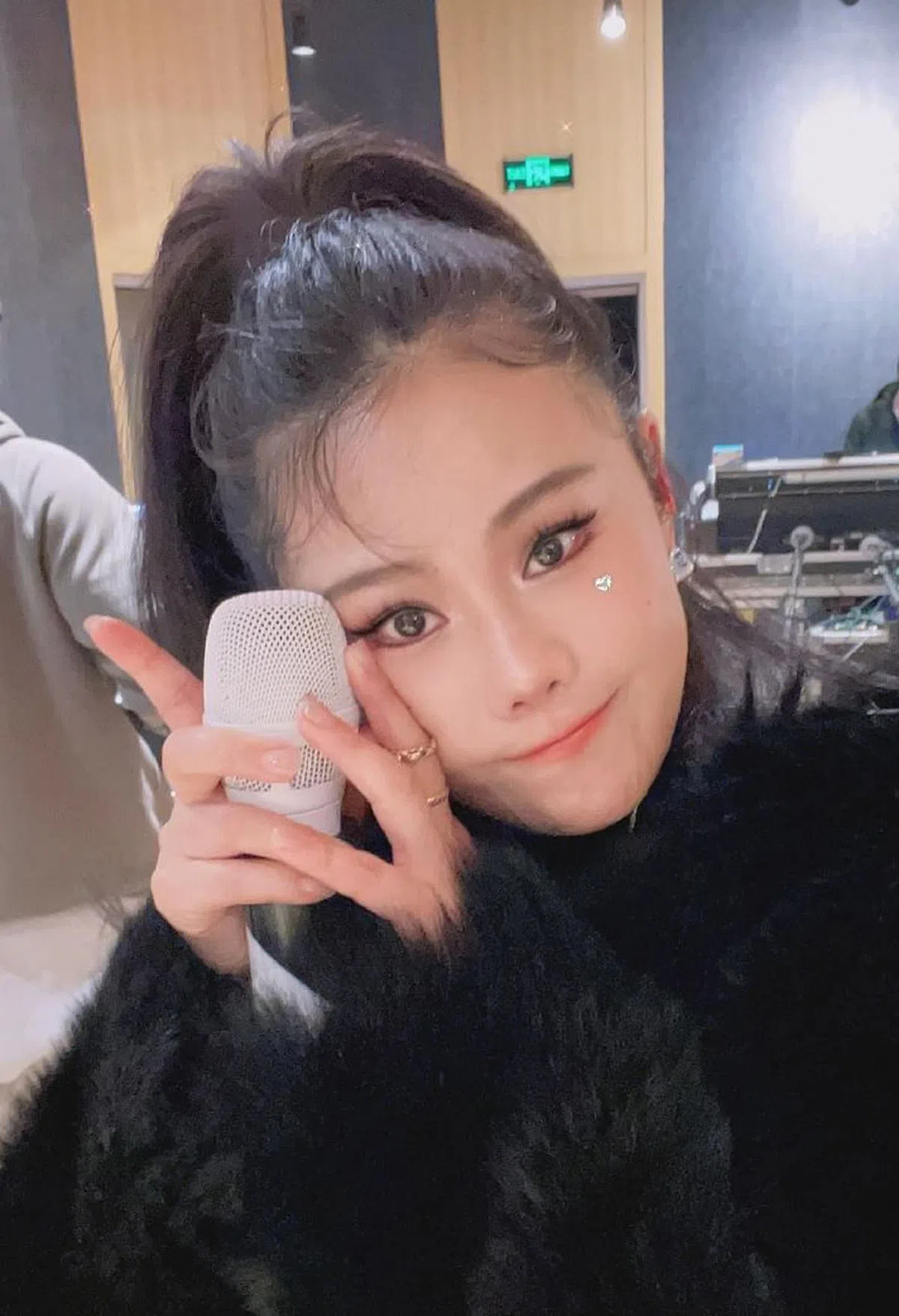 袁娅维在微博解释取消演出的原因。（取自艺人微博）