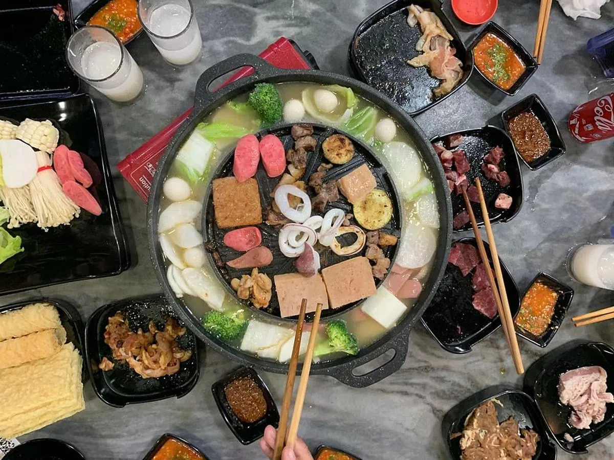 白礼顺危机中求变，设立Mookata生意让子女打理。（受访者提供）