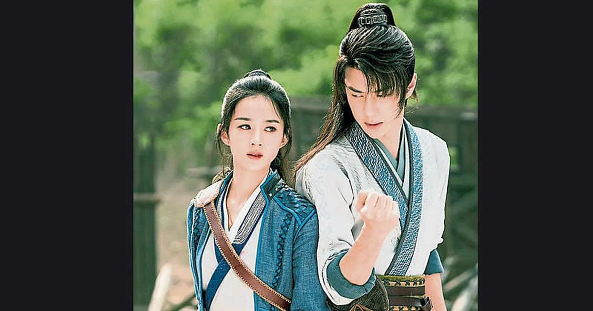 赵丽颖（左）与王一博合演过《有翡》，但这个搭配不获赵丽颖的一些粉丝认可。（互联网）