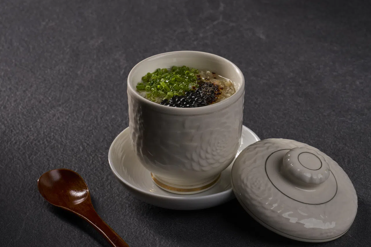 松露鱼子酱海鲜茶碗蒸有助打开味蕾。（餐馆提供）