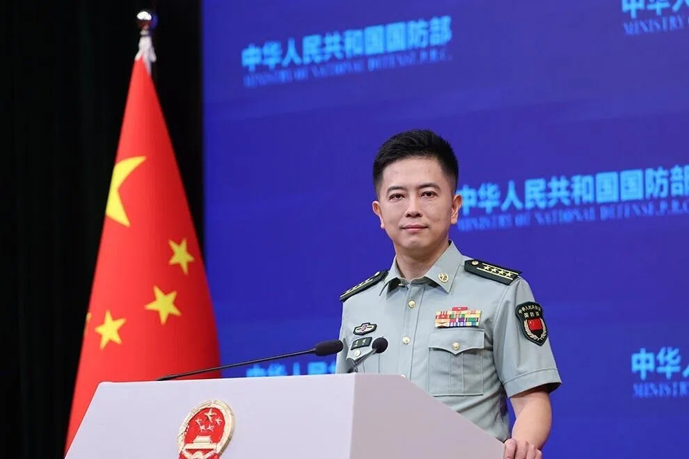 新任中国国防部发言人陈曦亮相